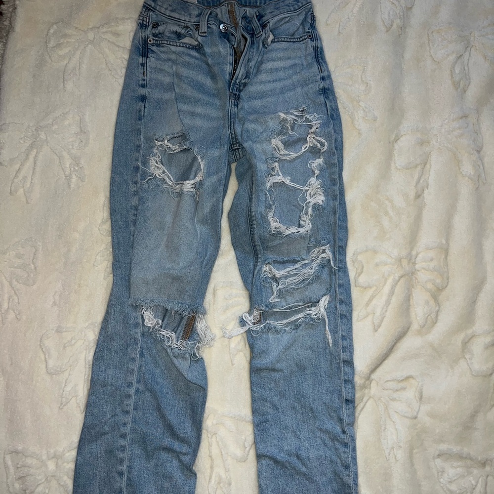 american eagle distressed mom jeans